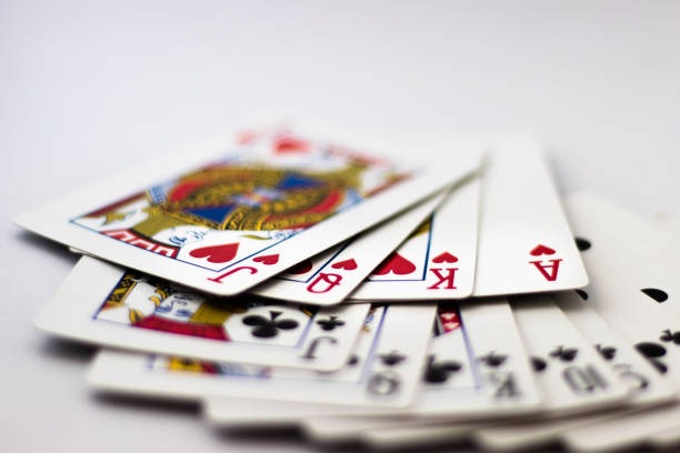 mahkota77 mobile app interface showing football markets and live casino options